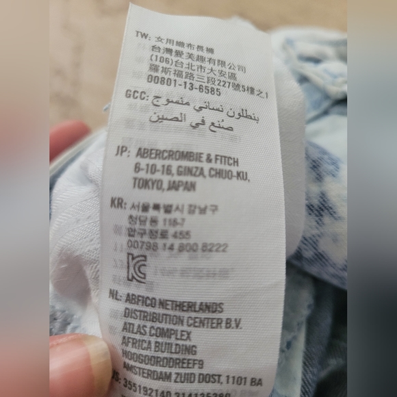 🌷2/$15 Hollister women's jeans. Size 9. - Picture 4 of 4